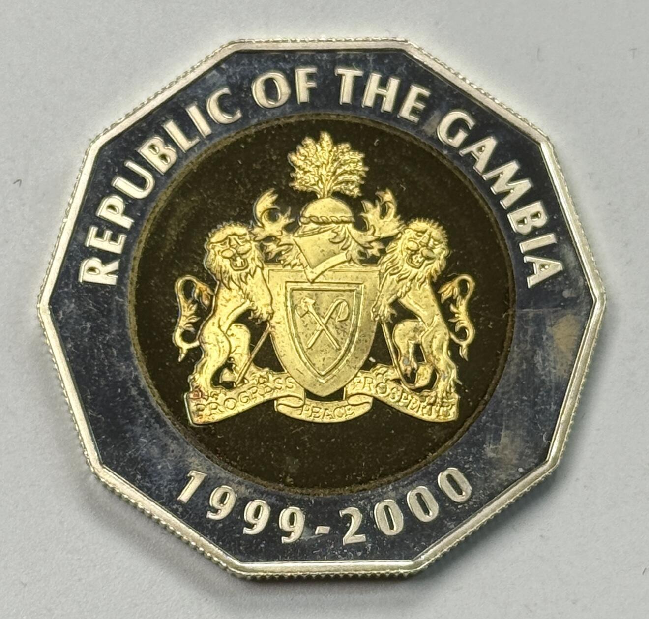 S&S Numismatic世界钱币-拍卖 第119期  冈比亚2000年 千禧年 2000达拉西精制纪念镀金银币 28.28克925银