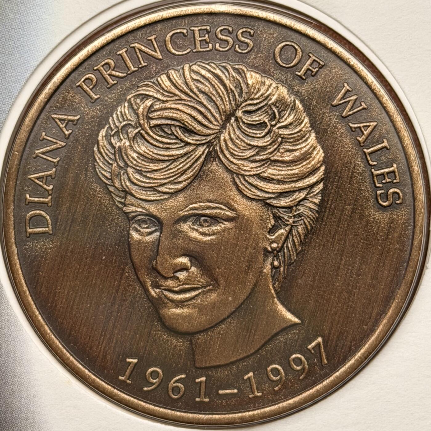 ＜星葵钱币社＞散币克朗场第68期·1月23日发货 〈邮币封〉英国戴安娜王妃克朗型纪念铜章