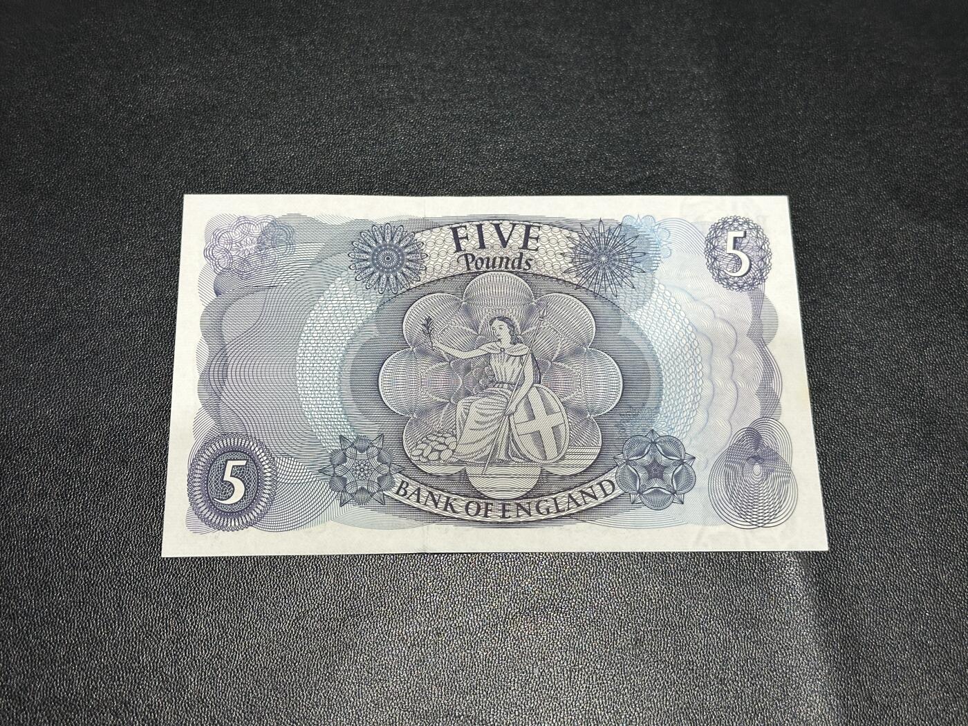 《外钞收藏家》第六百零三期（精选场）（本平台长期征集拍品、欢迎藏友们联系合作） 英国C序列5镑 UNC- 品相如图 全偶数尾8