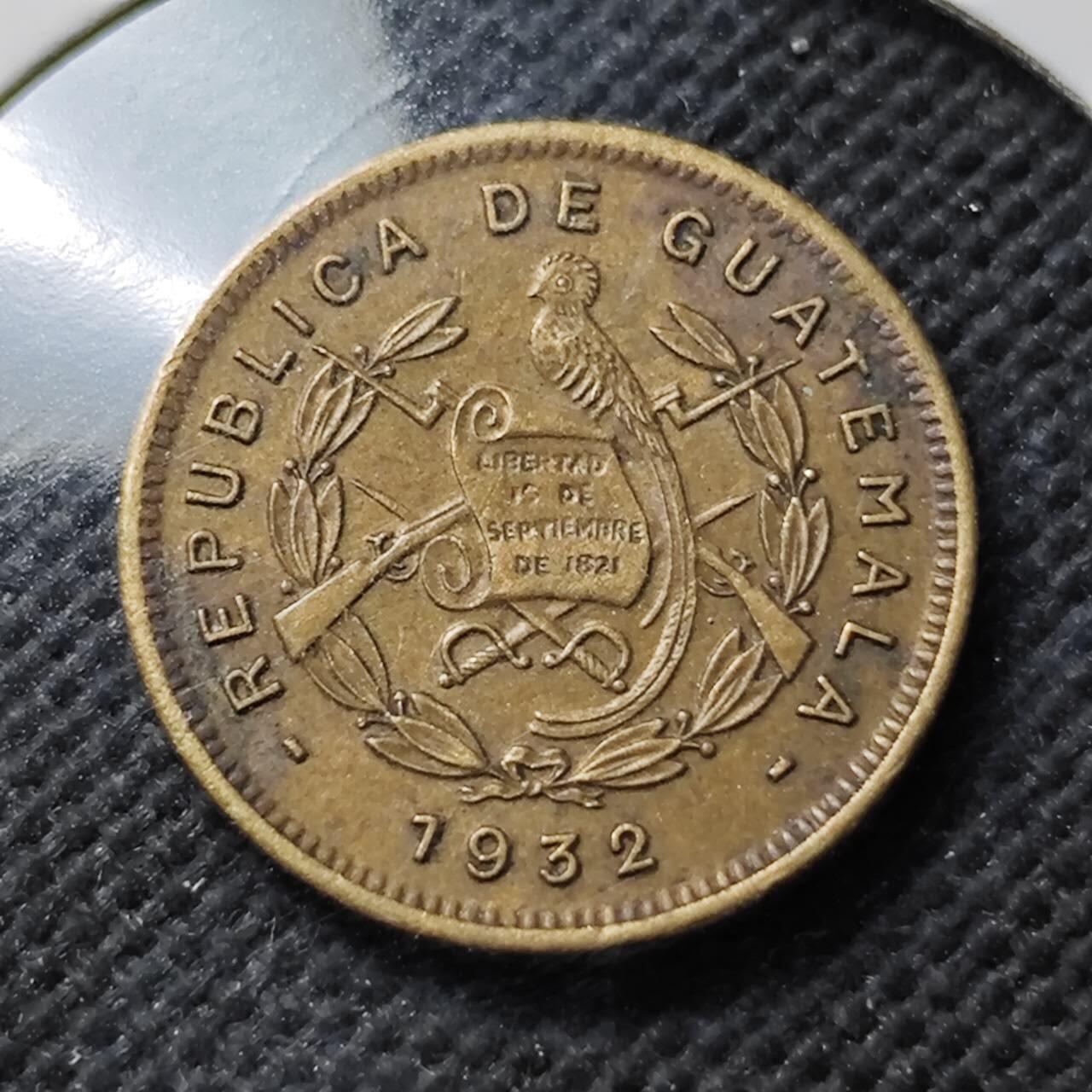 KK钱币收藏小铺  第400期  百期特拍（四拍之四）2月预留时间 周末发货  1932危地马拉半分铜币 深打状态 细节不错