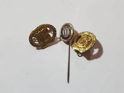 韵星假日拍卖第三十七期 -- Rimey Holidays Auction 37 - 民主德国金级体能证章一组不同版本