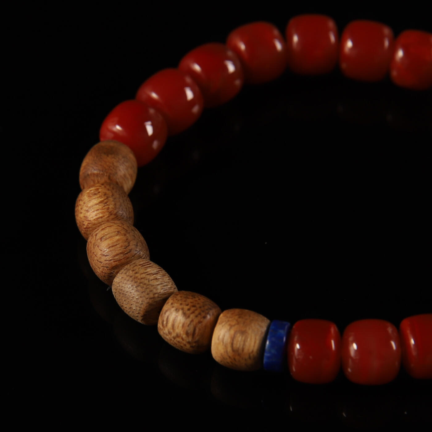 瑰丽珠宝（一） 南红沉香18K金设计款手串