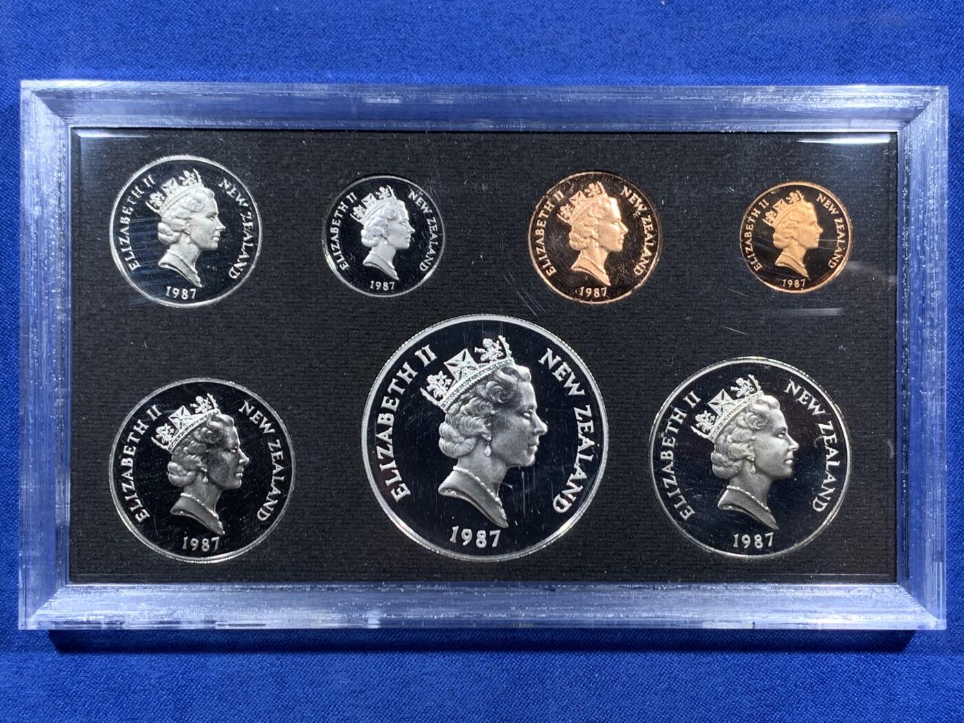 《竞宝斋》第459场 周日，周一，2场连拍 （全场包邮）欢迎送拍 新西兰1987年国家公园百年纪念精制币套装 含1元精制银币 925银 27.2克