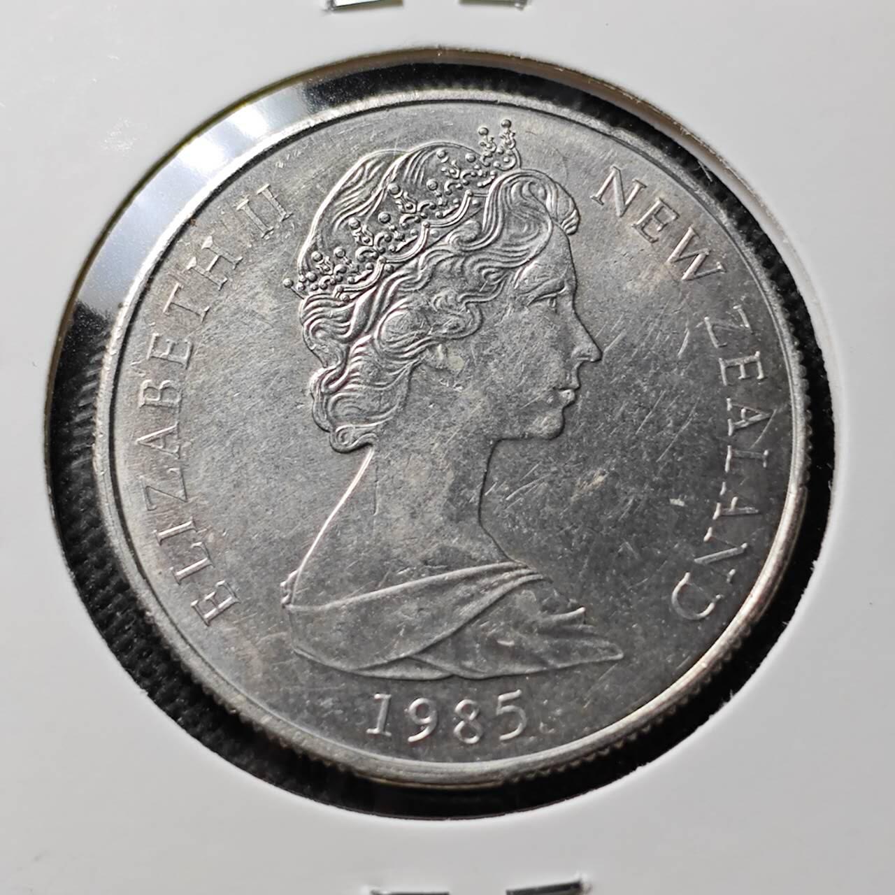 KK钱币收藏小铺  第400期  百期特拍（四拍之四）2月预留时间 周末发货  1985新西兰50分 加拿大带铸 浅雕版 带光品