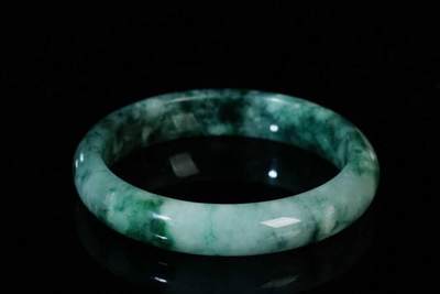 上海都达杂项专场三十四【年后发货全场包邮】  天然冰绿花翡翠手镯86-43