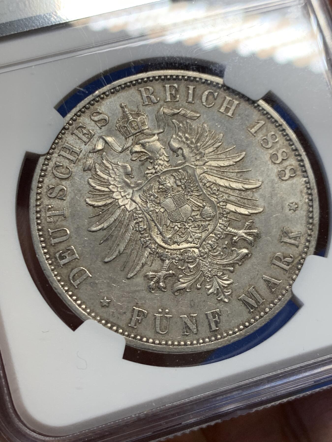 《竞宝斋》第459场 周日，周一，2场连拍 （全场包邮）欢迎送拍 NGC AU58 德国普鲁士三皇之年1888年弗里德里希三世5马克大银币