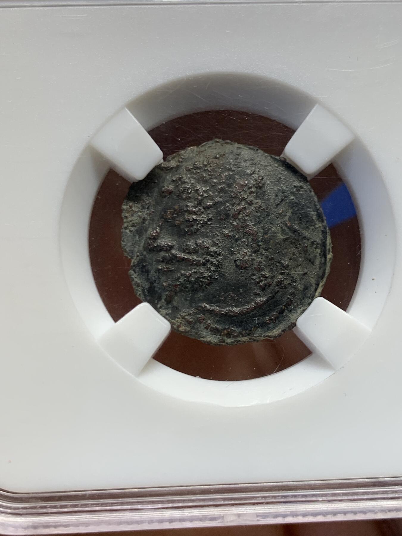 《竞宝斋》第459场 周日，周一，2场连拍 （全场包邮）欢迎送拍 昭武九姓粟特石国.阿斯巴王钱，公元五-六世纪石国打制，经典币种！正面：国王面左头像，背面：粟特文