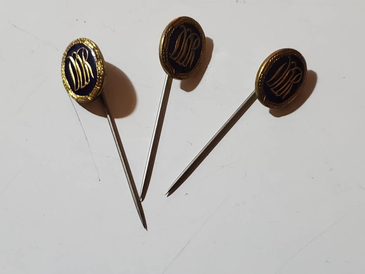 韵星假日拍卖第三十七期 -- Rimey Holidays Auction 37 民主德国金级体能证章插针一组三枚 少见黑底版本