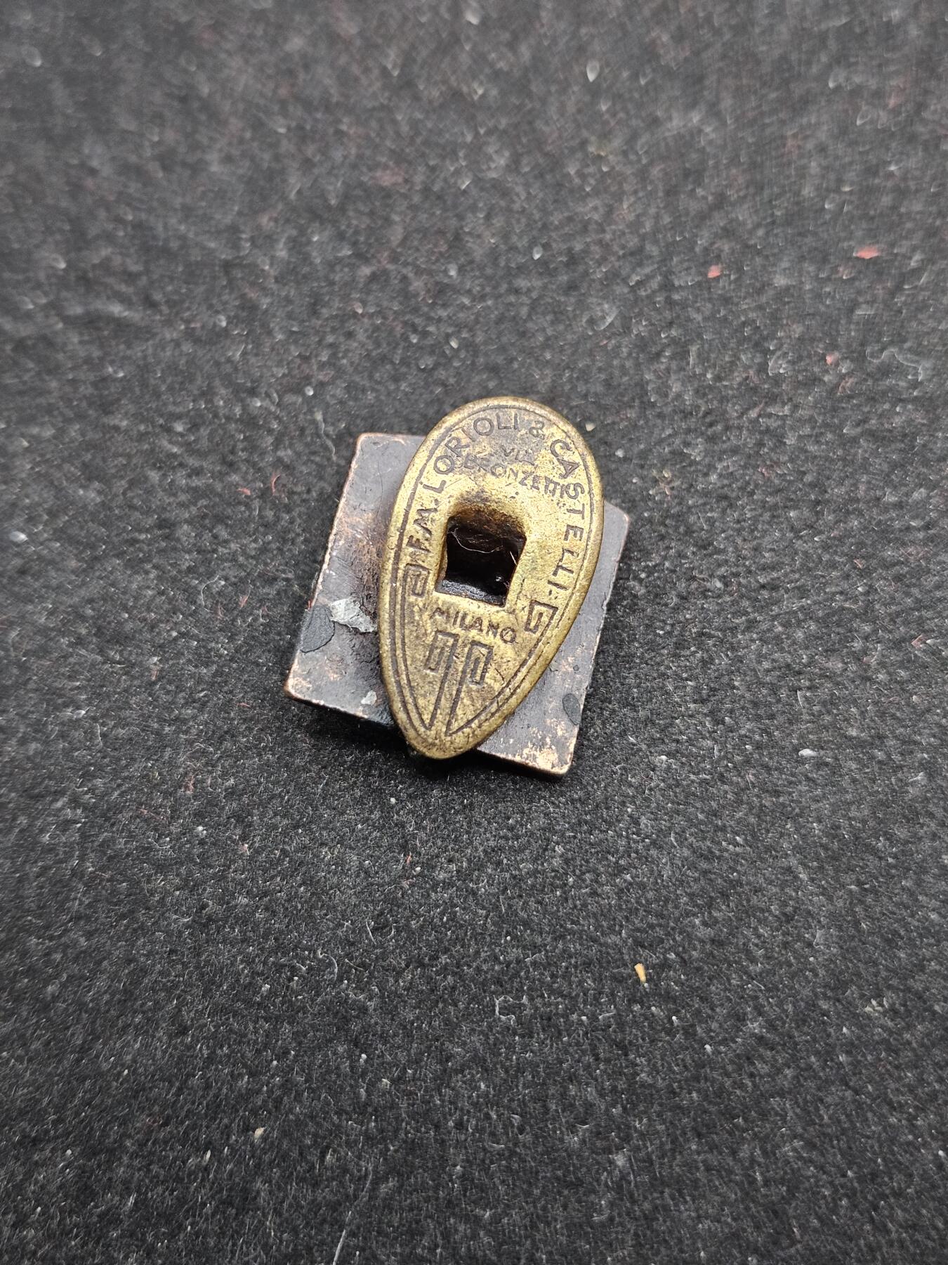 0元起拍勋章 第327期 咸鱼国勋章拍卖专场 1月21日（周三）下午6：00开始 ww2墨索里尼时期 意大利珐琅徽章