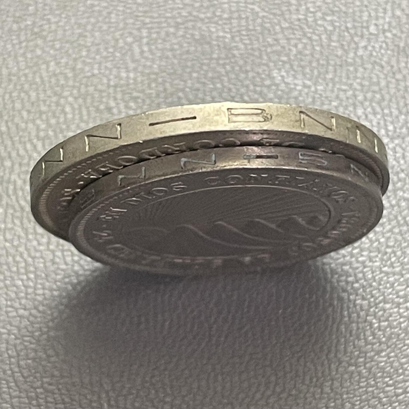 回流0120 少见  尼加拉瓜1956年25分、50分铜镍币 西班牙探险家埃尔南·科尔特斯/马萨亚火山日出