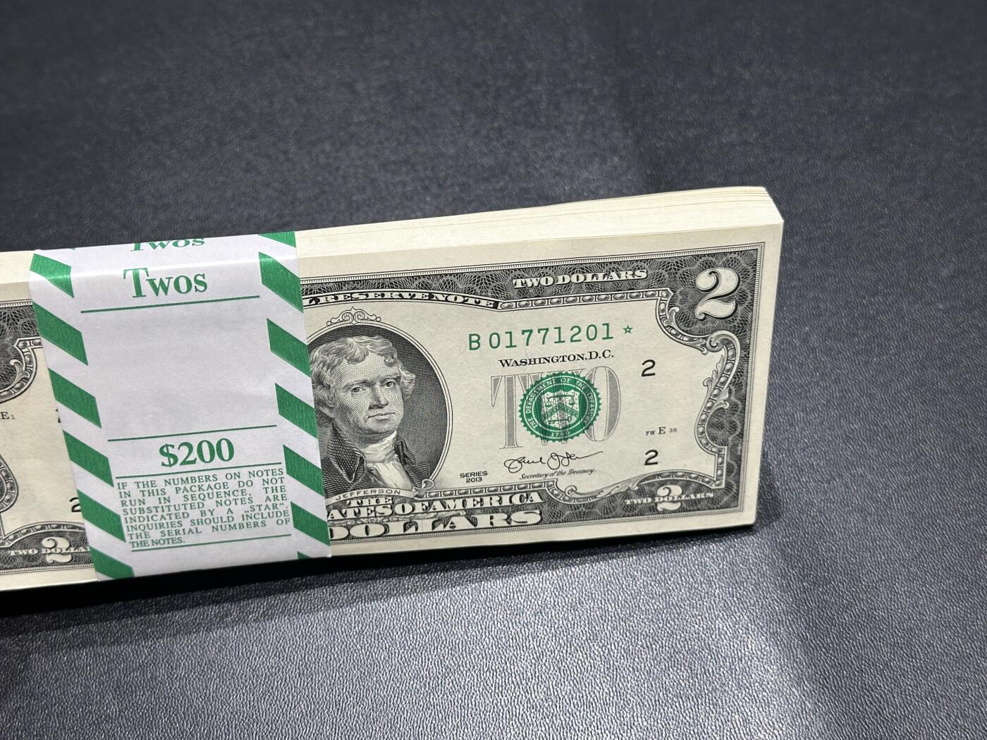 《外钞收藏家》第六百零三期（精选场）（本平台长期征集拍品、欢迎藏友们联系合作） 2013年美国2美元 标准100连号 全新 B冠 补号