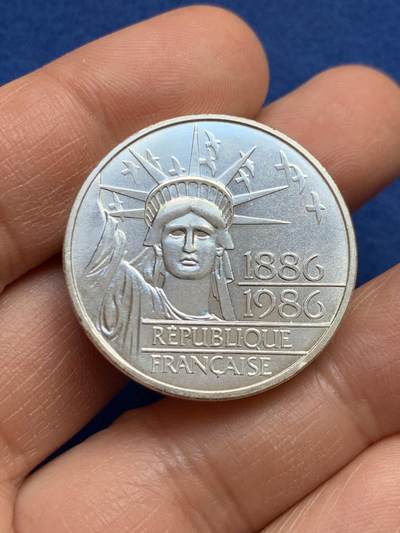 《竞宝斋》第459场 周日，周一，2场连拍 （全场包邮）欢迎送拍 - 法国1986年自由女神100法郎银币 加厚版 重29.85克 31mm