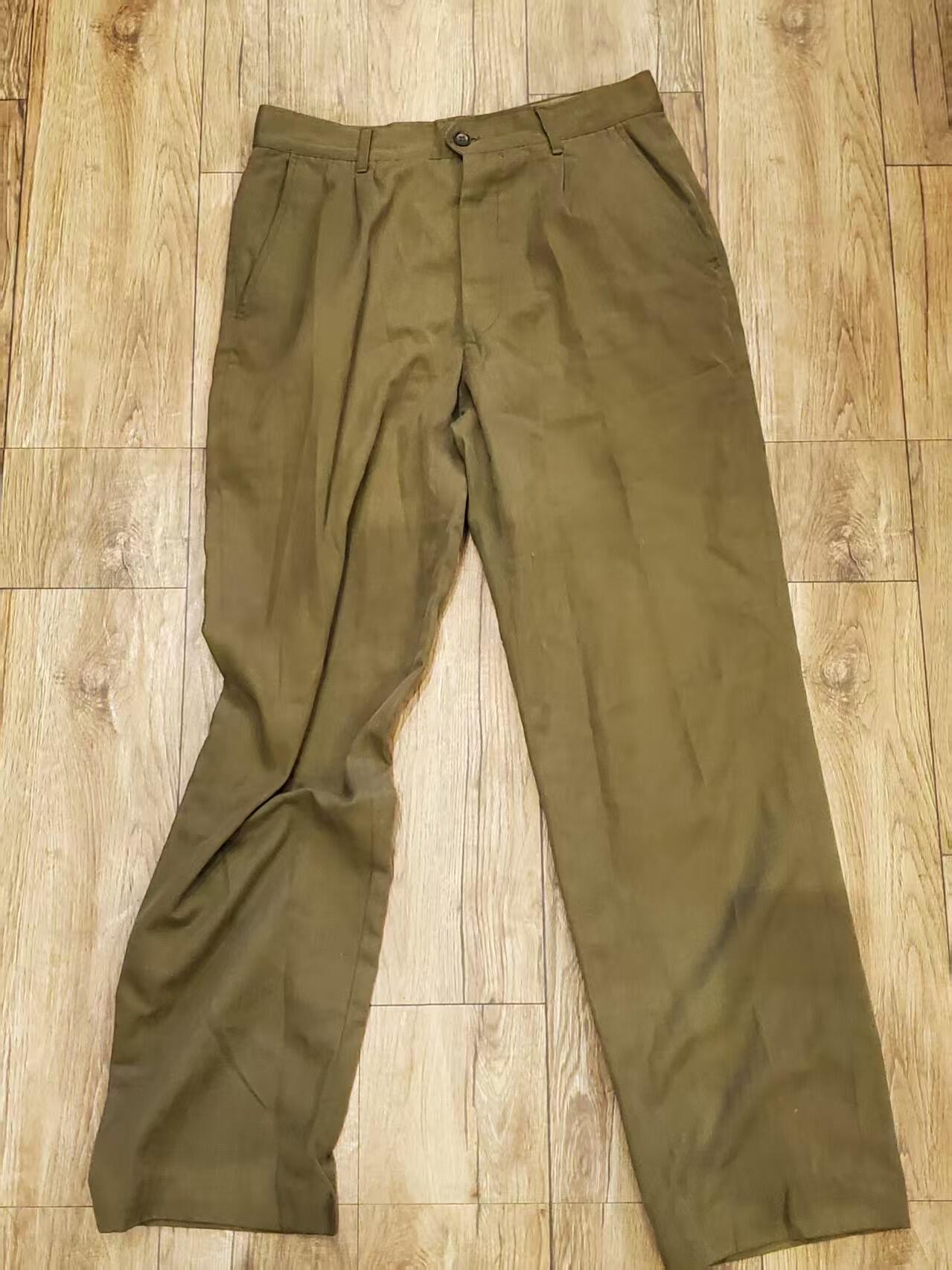 韵星假日拍卖第三十七期 -- Rimey Holidays Auction 37 越南社会主义共和国K94陆军步兵中校常服一套 带裤子 领章肩章齐全 最经典的系列 