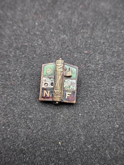 0元起拍勋章 第327期 咸鱼国勋章拍卖专场 1月21日（周三）下午6：00开始 - ww2墨索里尼时期 意大利珐琅徽章