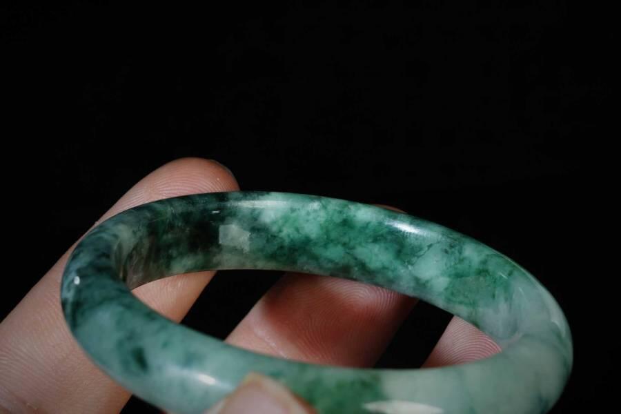 上海都达杂项专场三（全场包邮） 天然冰绿花翡翠手镯86-43