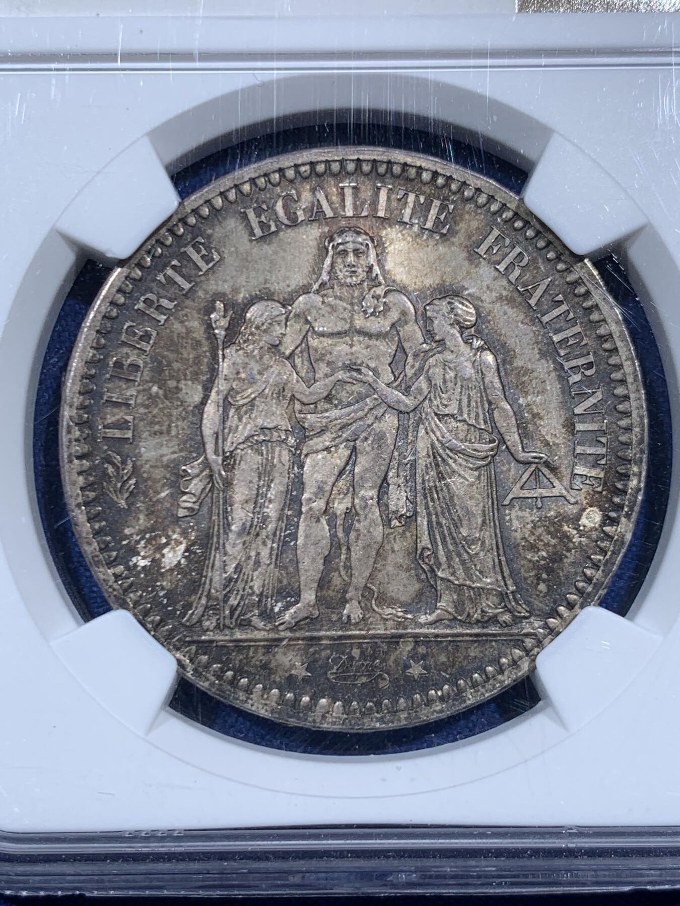 《竞宝斋》第459场 周日，周一，2场连拍 （全场包邮）欢迎送拍 NGC MS64 法国 1873年 大力神 5法郎 银币 底板强光+原味包浆 好状态的经典品种 不容错过