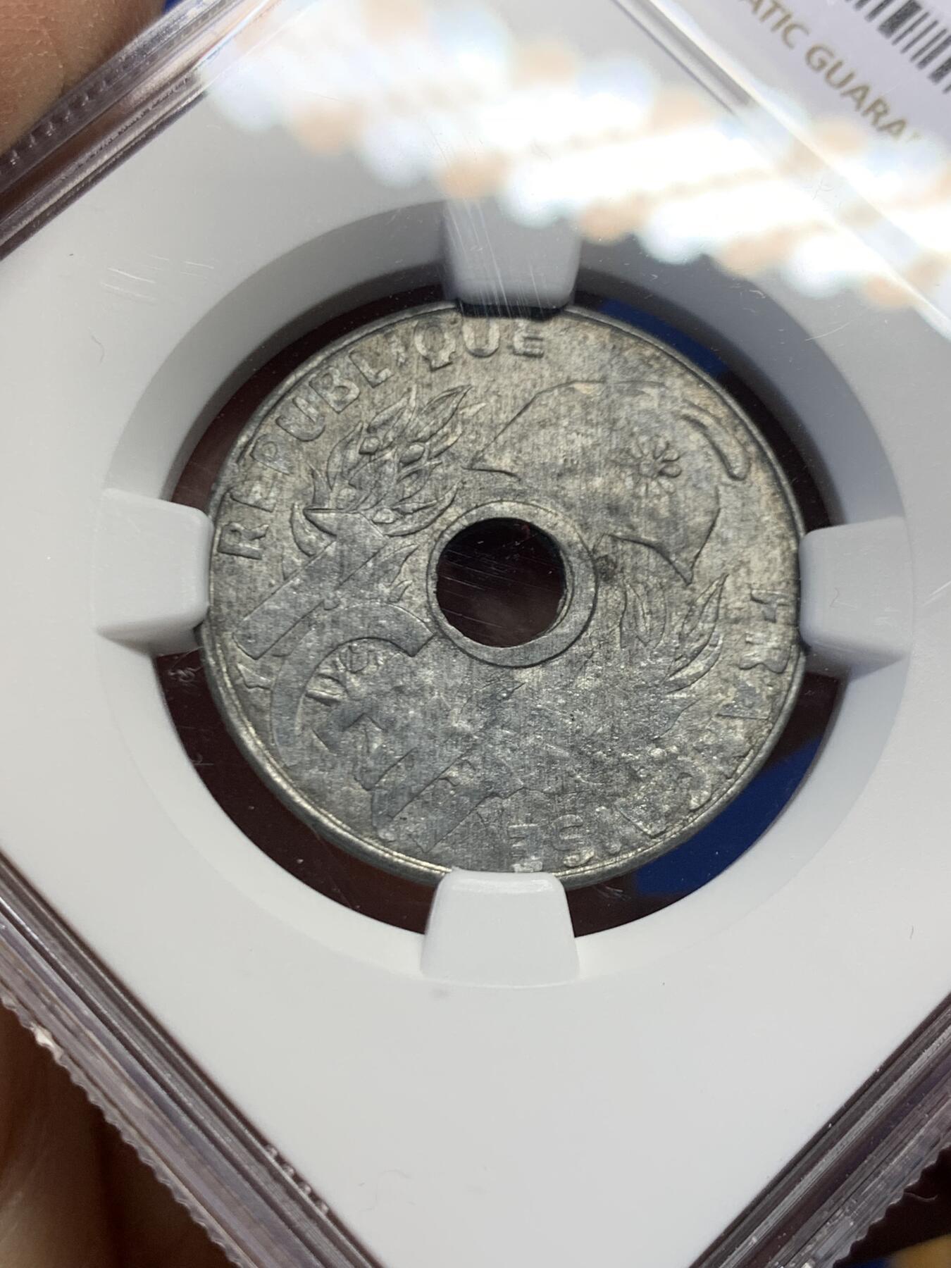 《竞宝斋》第459场 周日，周一，2场连拍 （全场包邮）欢迎送拍 NGC MS63 法属印支1941花帽1分锌币 保存非常难得