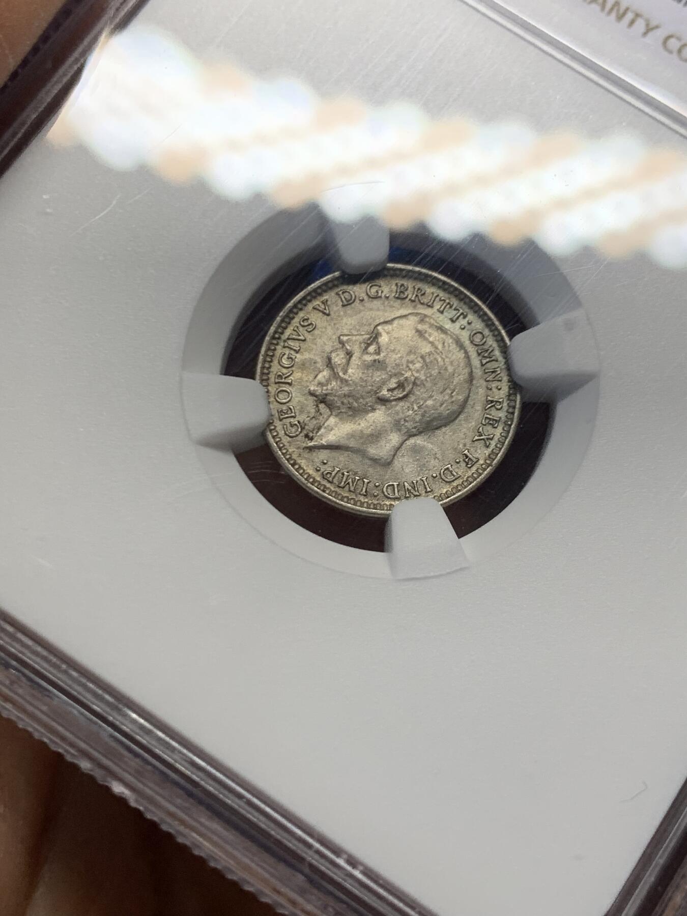 《竞宝斋》第459场 周日，周一，2场连拍 （全场包邮）欢迎送拍 NGC MS64 英国1932年乔治五世3便士银币，普通品种，高分也挺难得