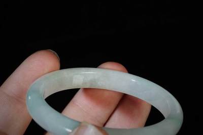 上海都达杂项专场三十四【年后发货全场包邮】  天然冰种带绿翡翠手镯86-38