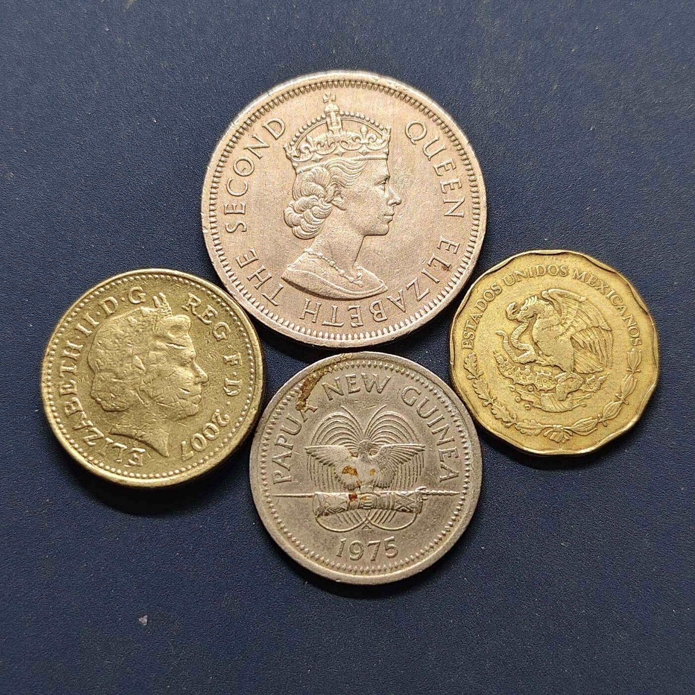 【全场包邮】纯粹捡漏拍496场-持续更新中 世界各国各年份散币4枚一组-香港+墨西哥+巴布亚新几内亚+英国1镑