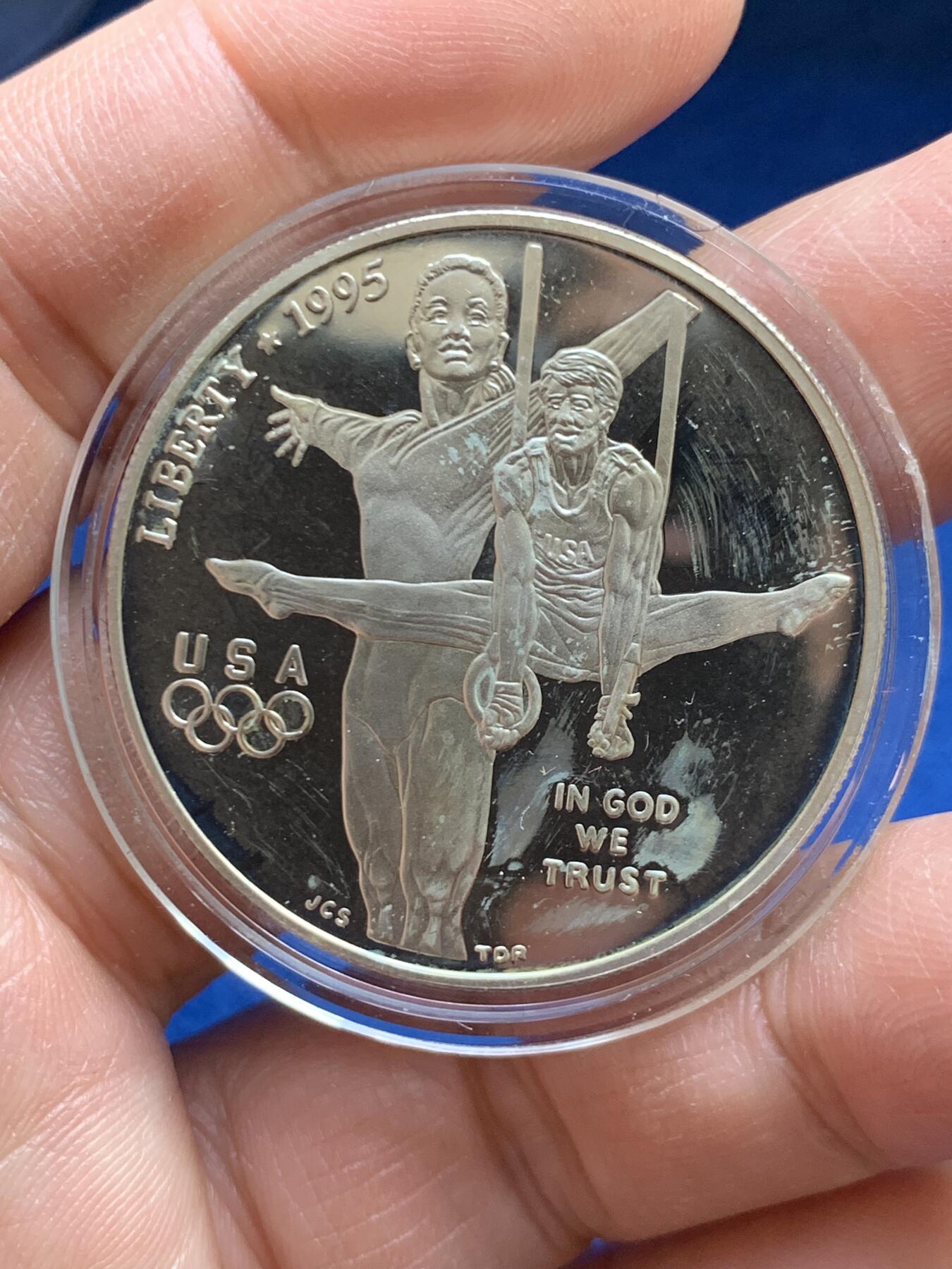 《竞宝斋》第459场 周日，周一，2场连拍 （全场包邮）欢迎送拍 美国1995年亚特兰大奥运会1美元纪念大银币，26.55克，900高银