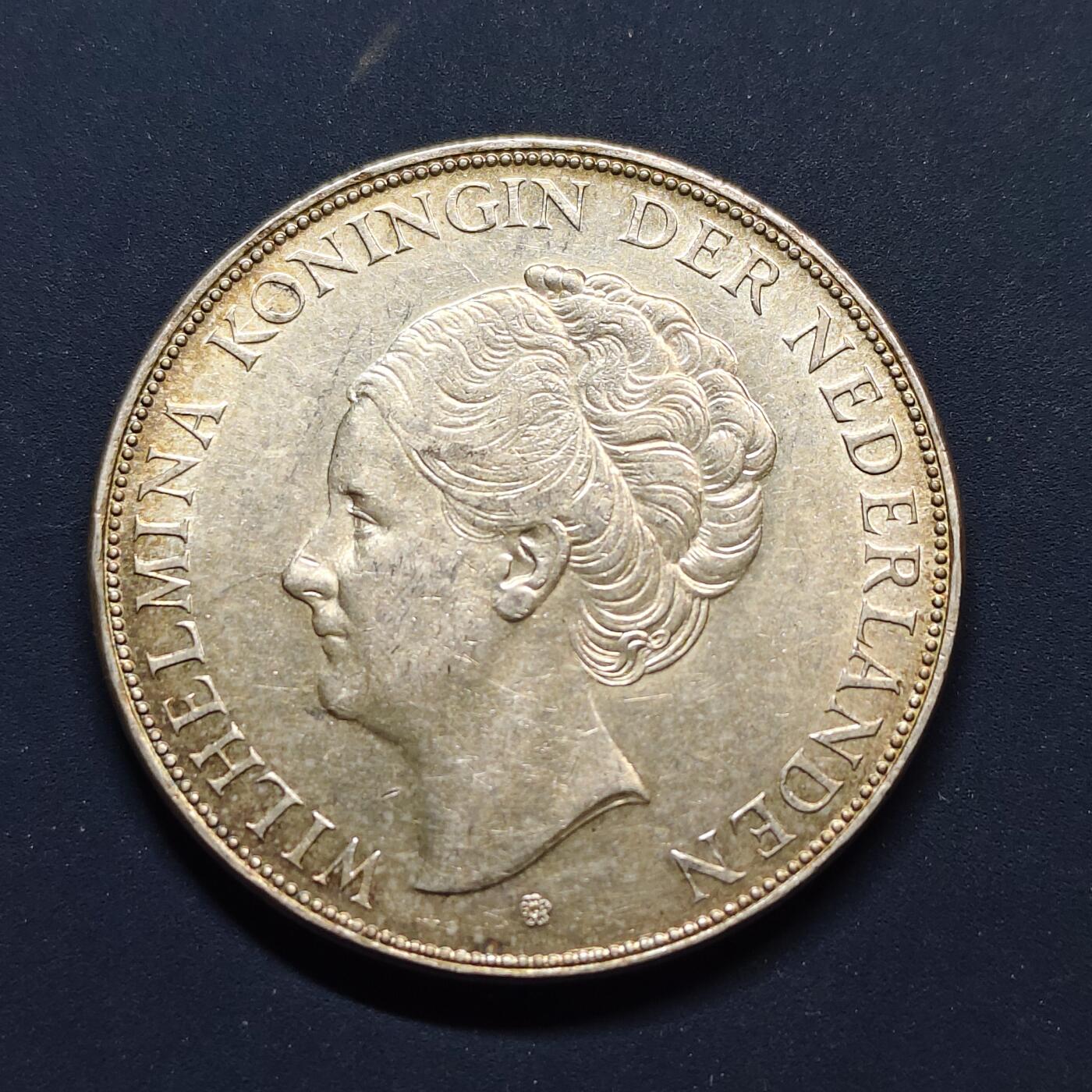 【全场包邮】纯粹捡漏拍497场-持续更新中 荷兰1932年威廉明娜女王2.5盾银币【38毫米25克72%】