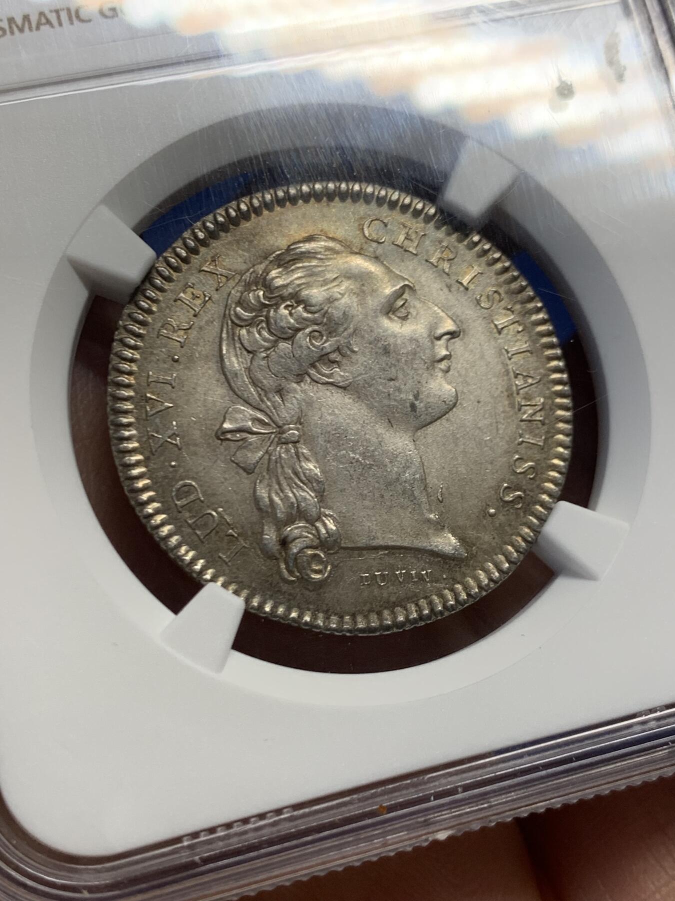 《竞宝斋》第459场 周日，周一，2场连拍 （全场包邮）欢迎送拍 NGC MS63 法国1764年路易十五退休金jeton 五彩原光 状态难得 jeton中比较少见的品种 足够自藏的品质