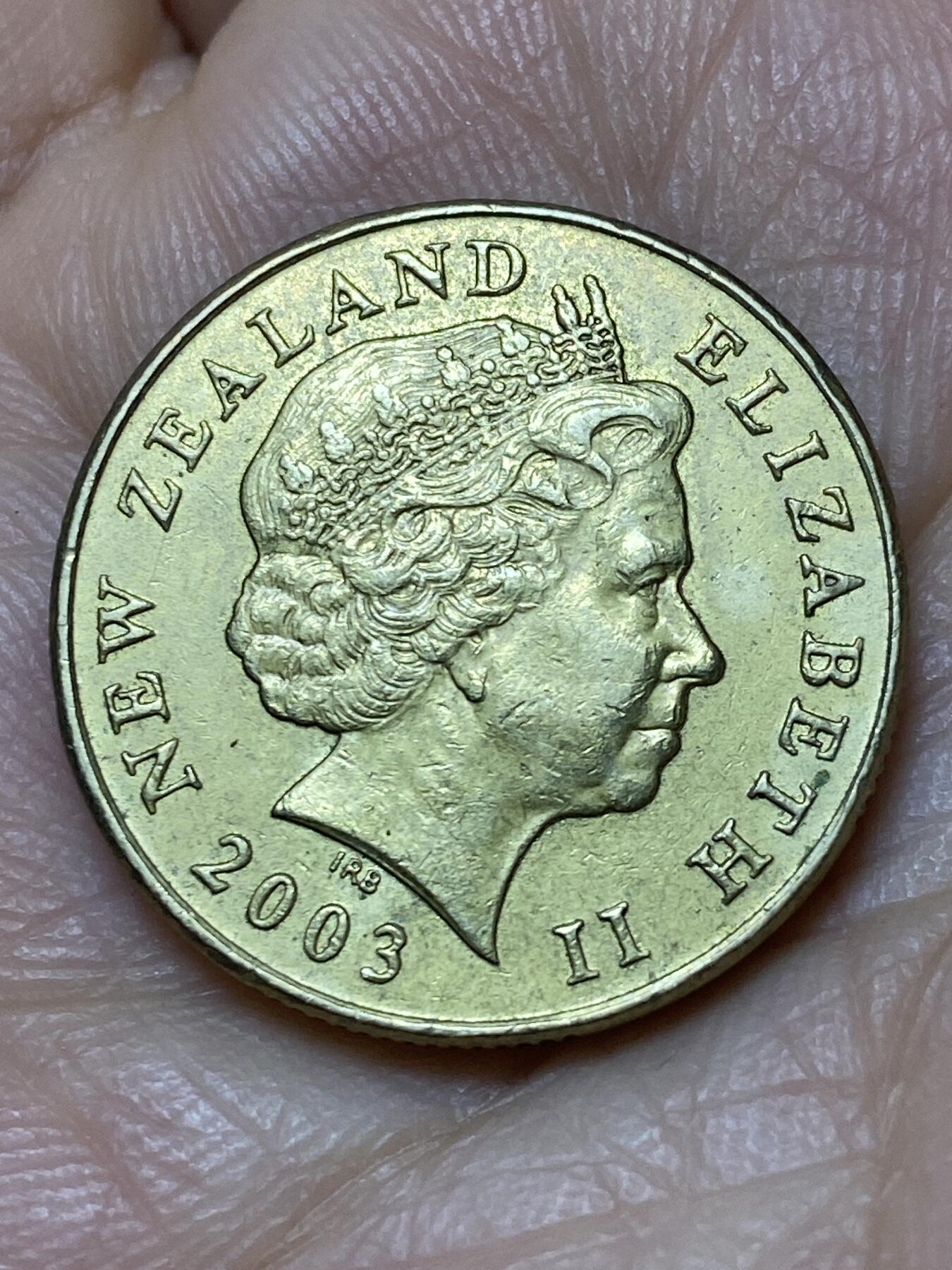 2026年第十一场(总第一百八十场）外国好品散币场(免佣金) 新西兰🇳🇿2003年1元(伊丽莎白二世老年版)