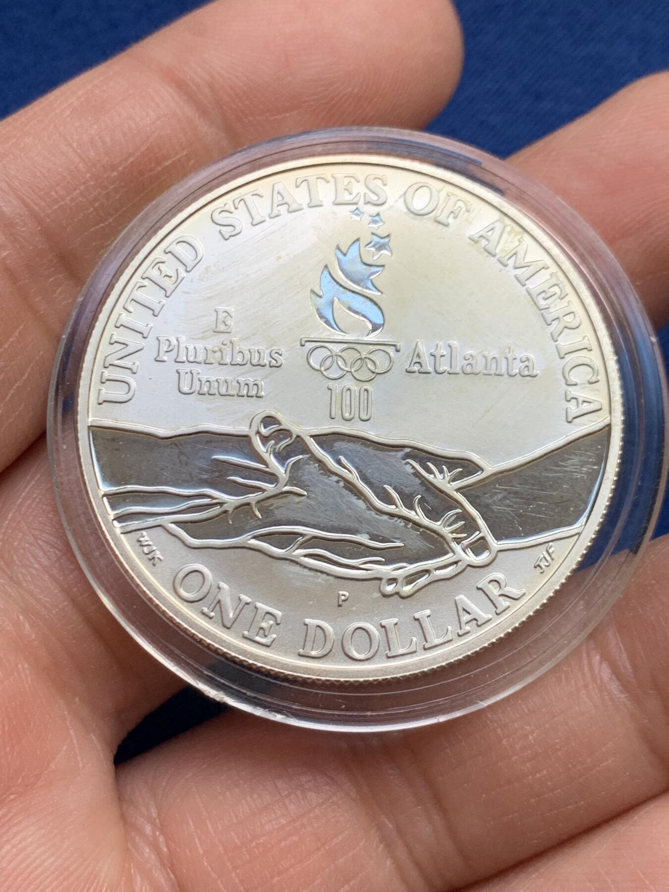 《竞宝斋》第459场 周日，周一，2场连拍 （全场包邮）欢迎送拍 美国1995年亚特兰大奥运会1美元纪念大银币，26.55克，900高银