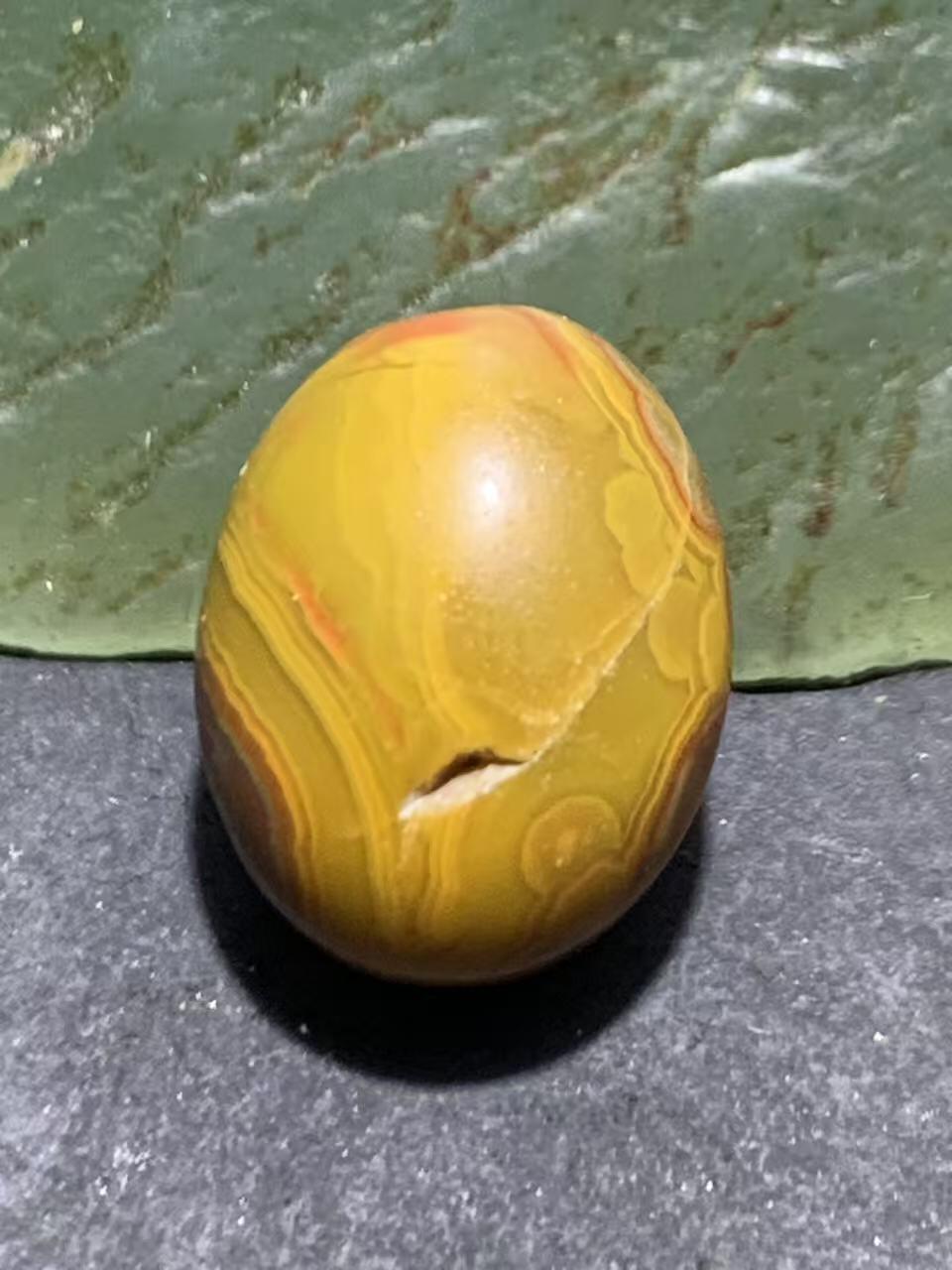 亚光战国红玛瑙手工雕刻行字随形通货珠一颗！