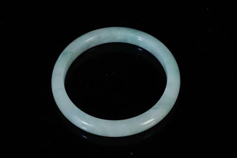 上海都达杂项专场三（全场包邮） 天然冰种带绿翡翠手镯86-38