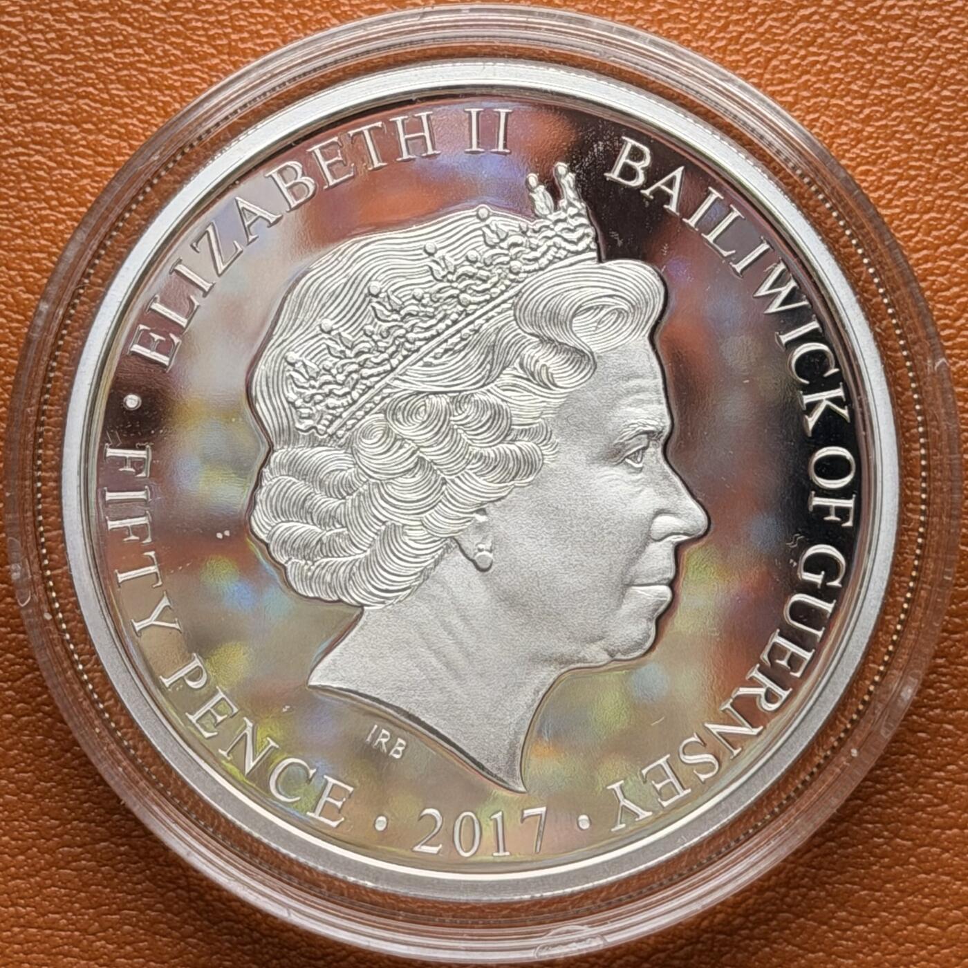 ＜星葵钱币社＞散币克朗场第68期·1月23日发货 〈发行量9500〉根西岛2017年不列颠空战60周年·兰开斯特轰炸机50便士克朗型彩色精制纪念币