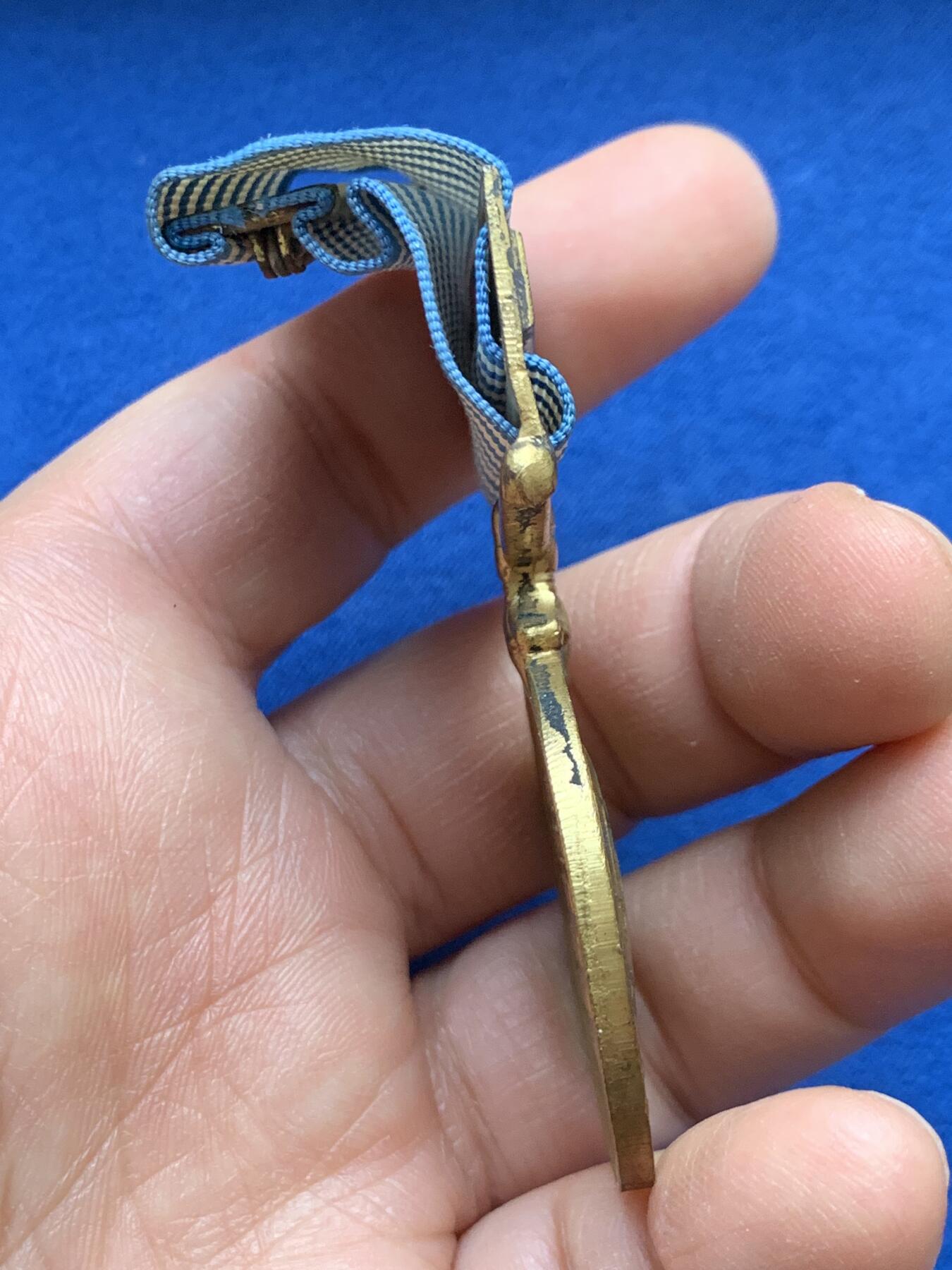 《竞宝斋》第459场 周日，周一，2场连拍 （全场包邮）欢迎送拍 联合国朝鲜战争服役奖章 总重37.85克