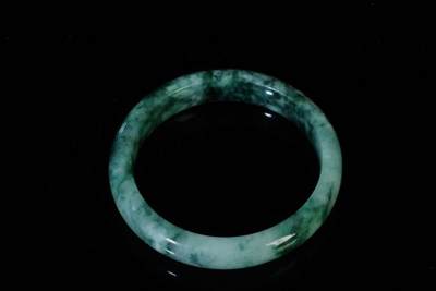 上海都达杂项专场三十四【年后发货全场包邮】  天然冰绿花翡翠手镯86-43