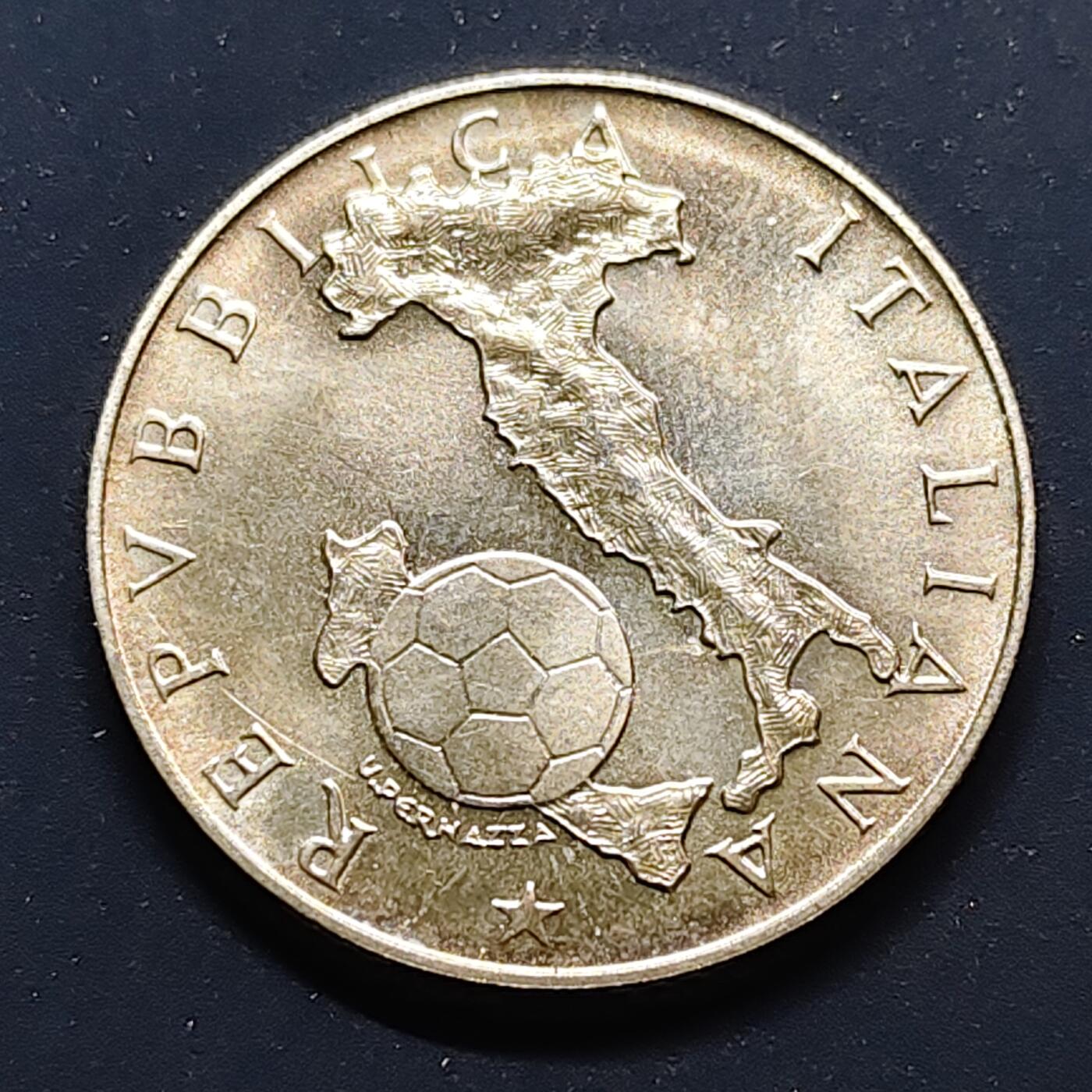 【全场包邮】纯粹捡漏拍497场-持续更新中 意大利1986年500里拉墨西哥世界杯纪念银币【29毫米11克83.5%】