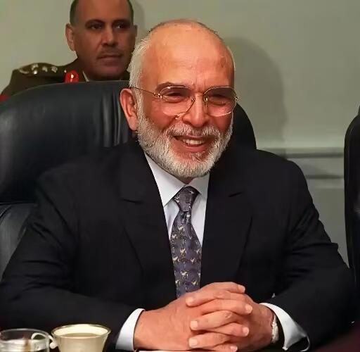 【俄甄集藏】“万象更新、马呈祥瑞”迎新春俄甄精品场-2026年(047)01-21 星期三 晚 19:30 全场包邮 约旦1980年侯赛因·本·塔拉勒纪念伊斯兰历1400年10第纳尔精制大银币，PCGS PR64CAM，重30克，925银，发行量17000枚