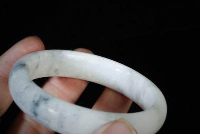 上海都达杂项专场三十四【年后发货全场包邮】  天然和田玉点墨青花手镯86-37