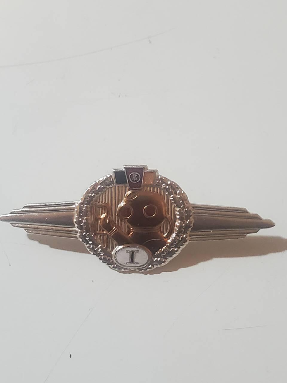 韵星假日拍卖第三十七期 -- Rimey Holidays Auction 37 民主德国一级1960版本一级潜水员特种部队技能章 最稀少的证章之一 转轮版本