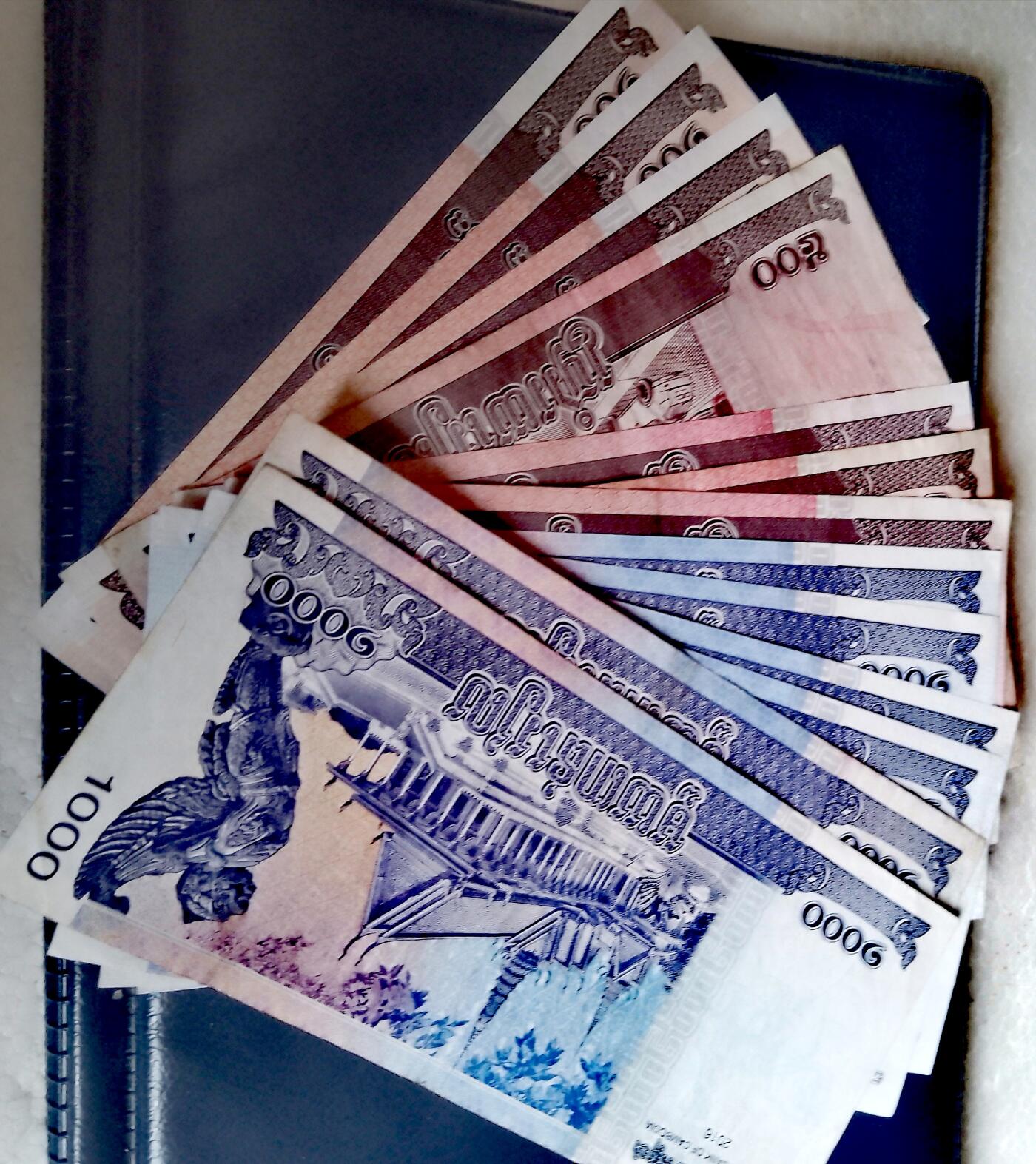 柬埔寨2014年100、500瑞尔、2016年1000瑞尔靓品纸币13枚一组