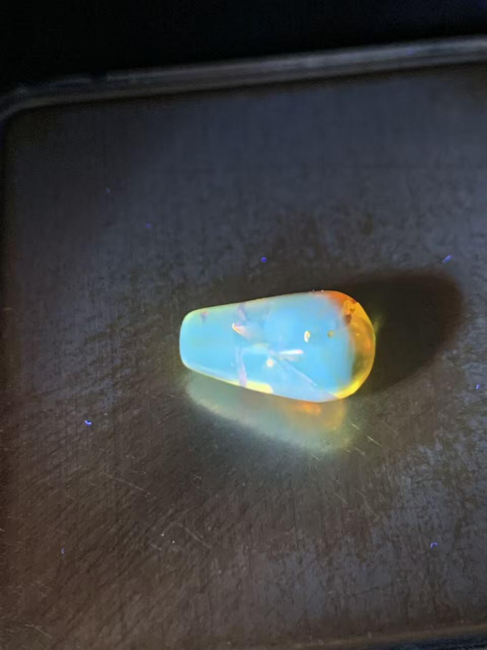 精美乌克兰花珀水滴形镶嵌料吊坠一个