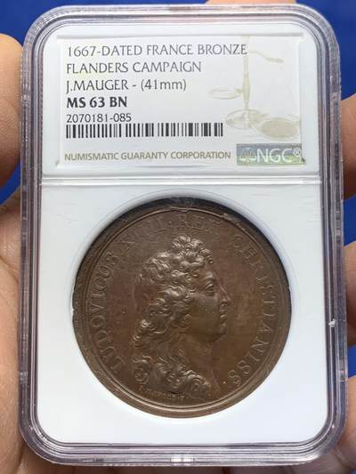 《竞宝斋》第459场 周日，周一，2场连拍 （全场包邮）欢迎送拍 - NGC MS63BN 法国路易十四“佛兰德斯战役胜利”纪念铜章，背面的骑马征战图案延续了路易十四时期军事题材章牌的设计风格，纪念1667年此次军事行动的胜利。