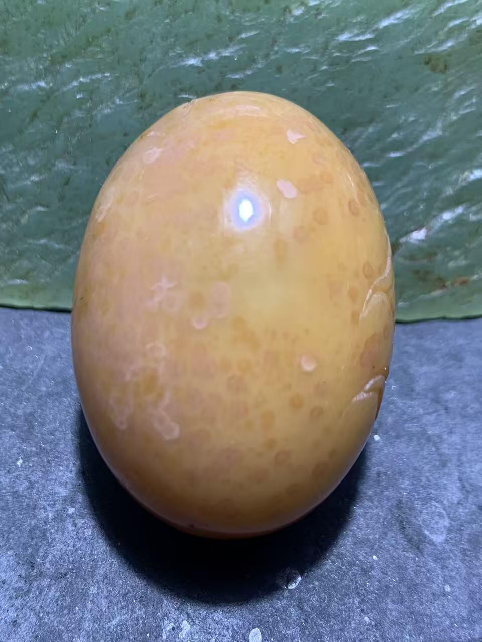 精美鱼籽纹冻料战国红玛瑙手工雕刻福在眼前大蛋形珠一个！