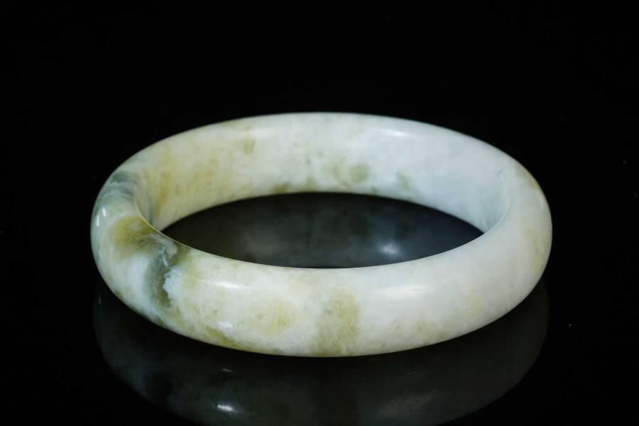 上海都达杂项专场三（全场包邮） 天然 蓝田玉贵妃手镯86-34