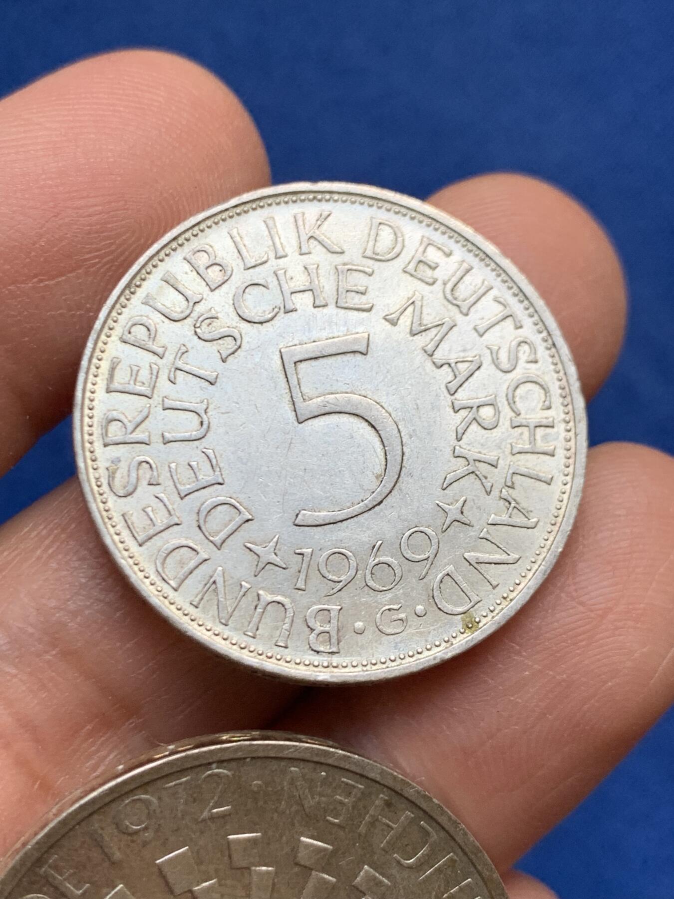 《竞宝斋》第459场 周日，周一，2场连拍 （全场包邮）欢迎送拍 两枚一组 德国1969G无毛鹰5马克银币 625银 11.2克 + 1972年慕尼黑奥运会10马克银币 625银 15.5克