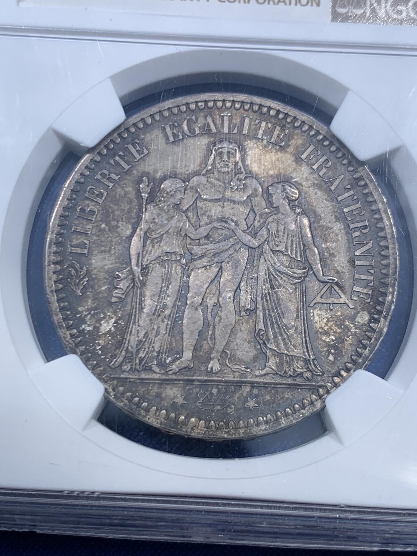 《竞宝斋》第459场 周日，周一，2场连拍 （全场包邮）欢迎送拍 NGC MS64 法国 1873年 大力神 5法郎 银币 底板强光+原味包浆 好状态的经典品种 不容错过