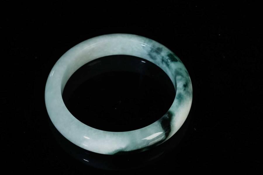 上海都达杂项专场三（全场包邮） 天然冰糯种带绿翡翠手镯68-40