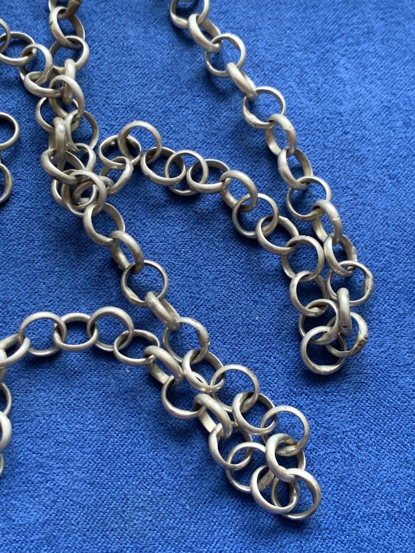 《竞宝斋》第459场 周日，周一，2场连拍 （全场包邮）欢迎送拍 早期手工银链一条 925银 重约43.75克 配一把铜质挂锁（约6克）