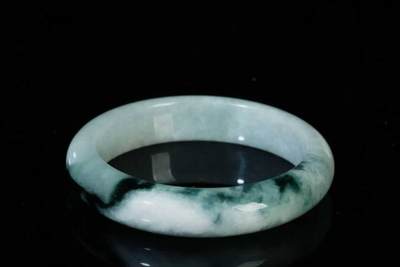 上海都达杂项专场三十四【年后发货全场包邮】  天然冰糯种带绿翡翠手镯68-40