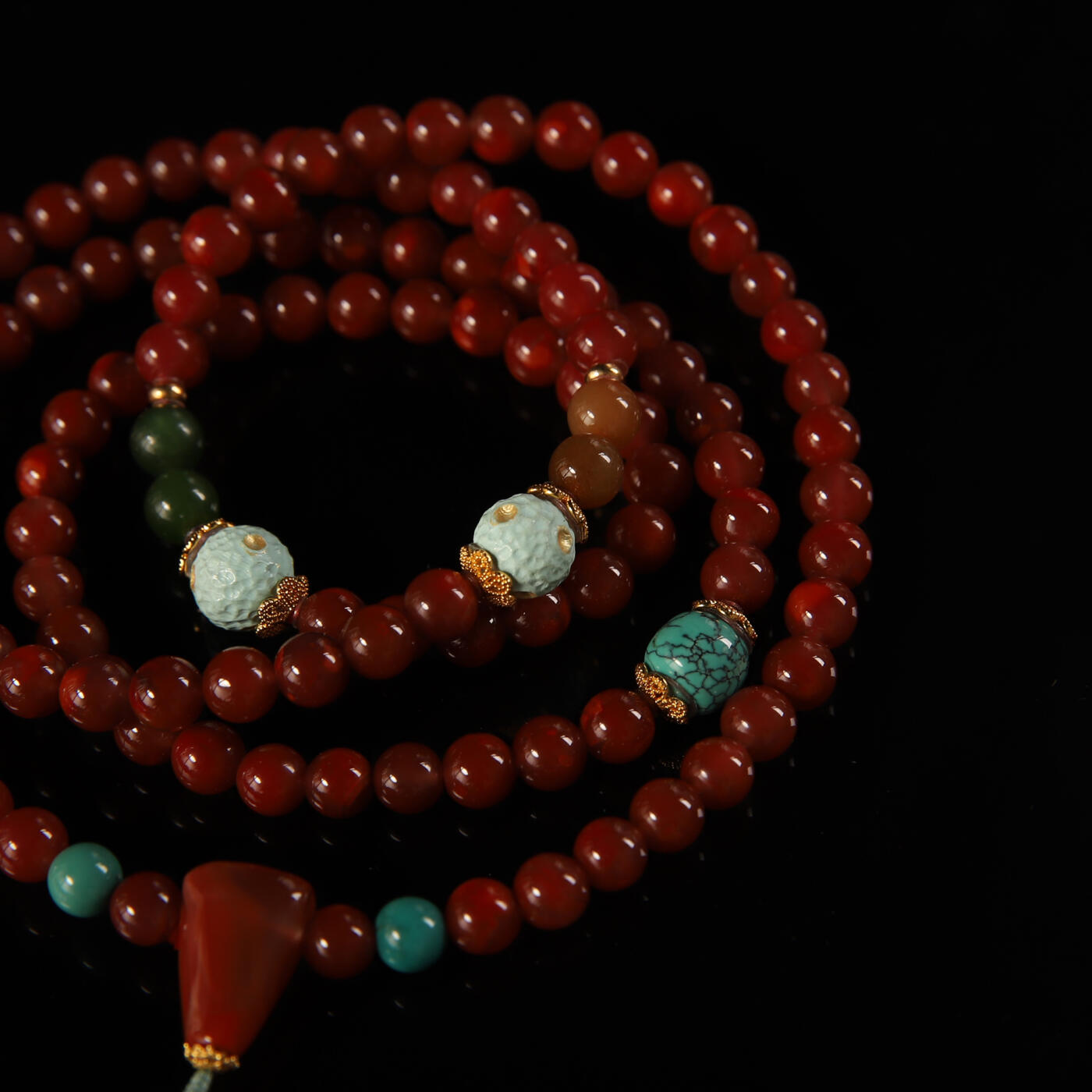 瑰丽珠宝（一） 瓦西纯色的牛血红南红绿松18k金设计款佛珠