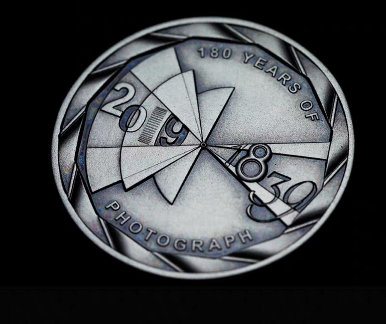 帕劳2019年照相术180年纪念银币